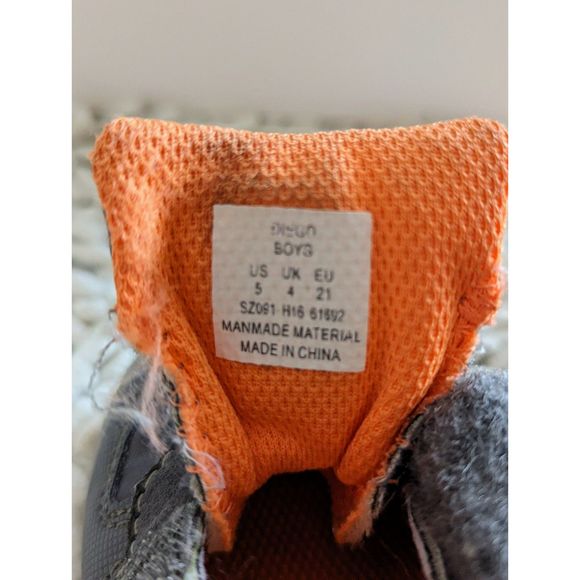 Bundle of 2 boys sneakers (Surprize & Genunine Kids from Oshkosh)   SZ 5 - Picture 2 of 12